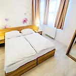 Residence, Sun & Snow *